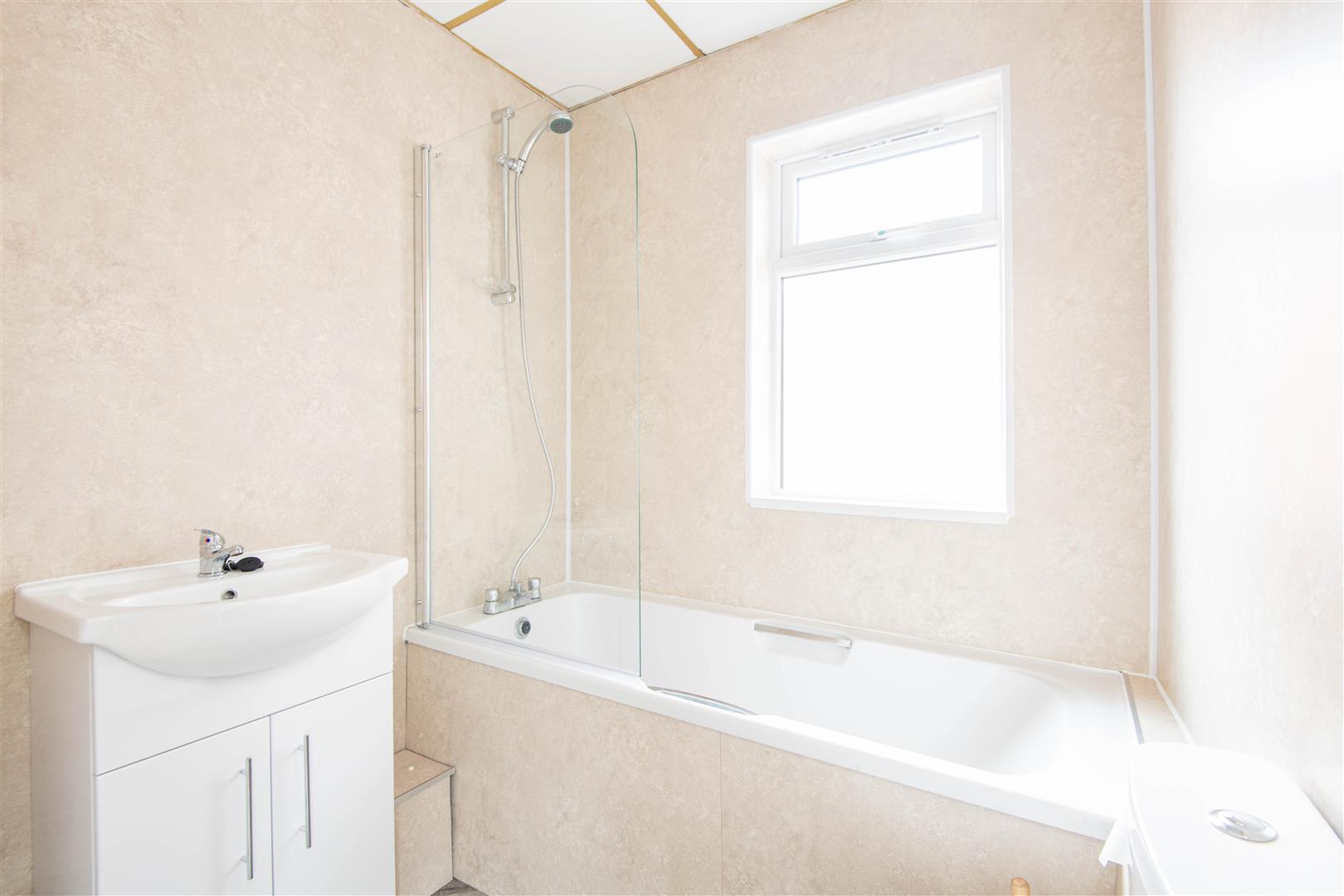 2 bed property in Watkin Lane, Lostock Hall